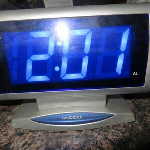 Large Number Digital Alarm Clock with Battery Backup